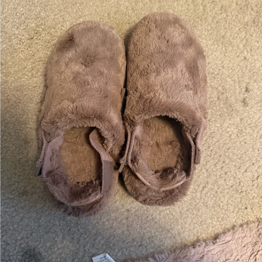 Nike Plush Fuzzy Slip-On Mules in Taupe